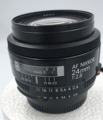 NIKON AF 24 mm f 2,8